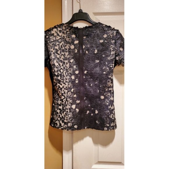 BCBGMAXAZRIA MEDIUM SIZE - Picture 2 of 6